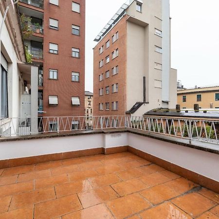 Sant'Ambrogio Bright Apartment With Terrace Milan Luaran gambar